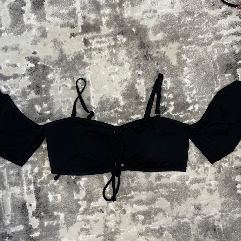 Garage off the shoulder bikini